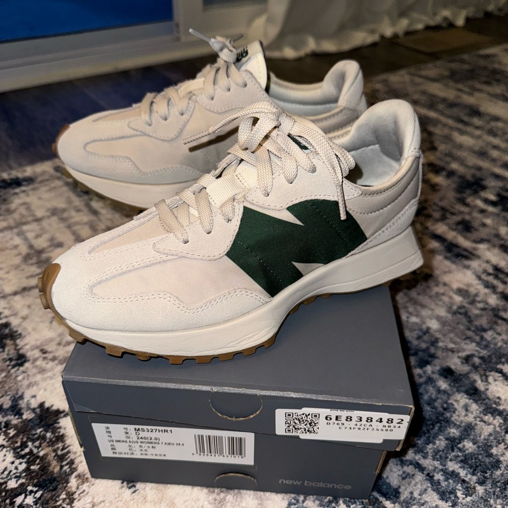 New Balance 327 Timberwolf Nightwatch Green